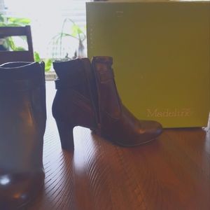 Boots only worn once.  They are in excellent condition